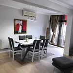 Lita House - 3 Bedroom Apartment *