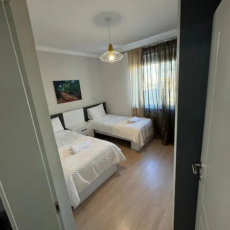 Lita House - 3 Bedroom Apartment *