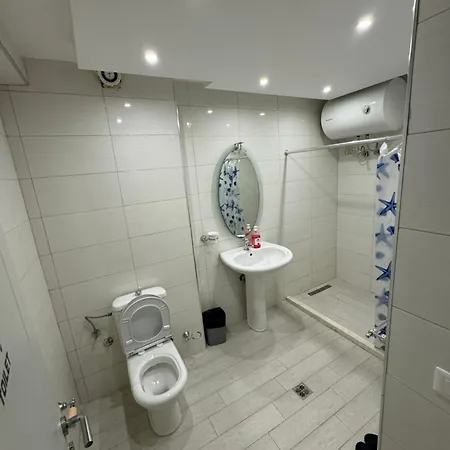 Lita House - 3 Bedroom טיראנה