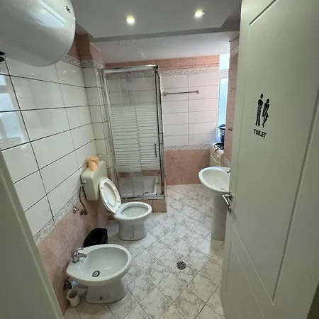 דירה Lita House - 3 Bedroom טיראנה
